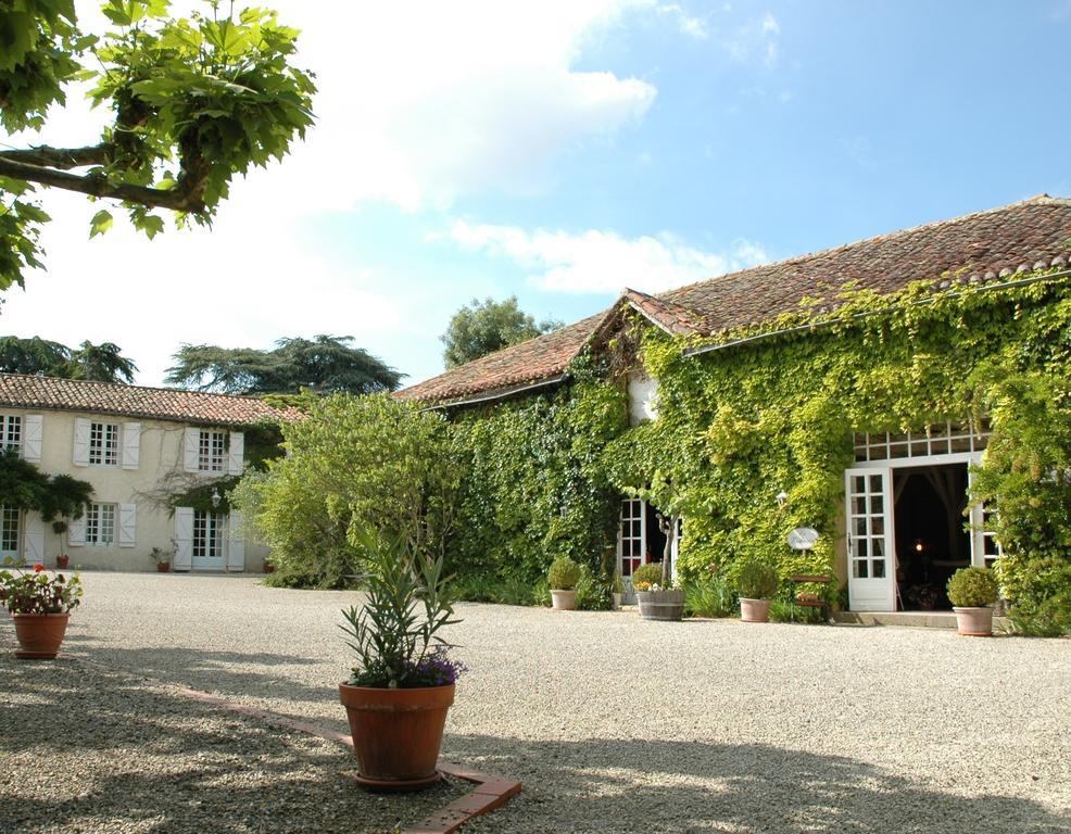 Bed and Breakfast Domaine De Bassibe Segos Экстерьер фото
